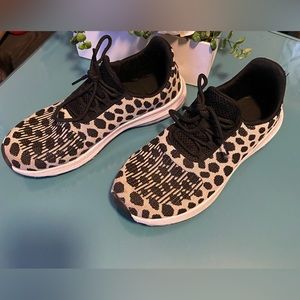 Athletic Works Leopard Print shoes. Women’s size 10